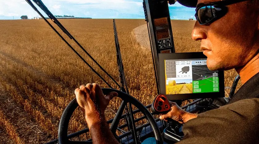 CrossControl-Agriculture-Cabin-Display