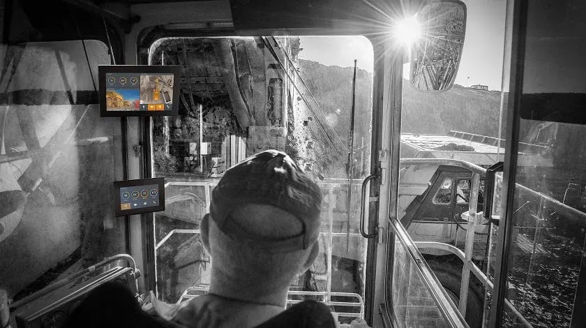 CrossControl-Construction-Cabin-Display