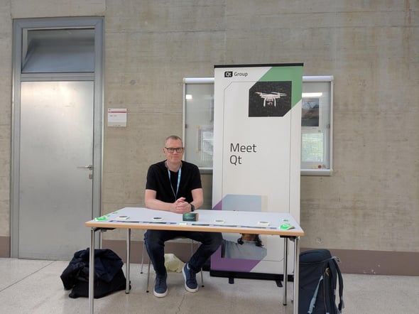 Depiction of the Qt booth